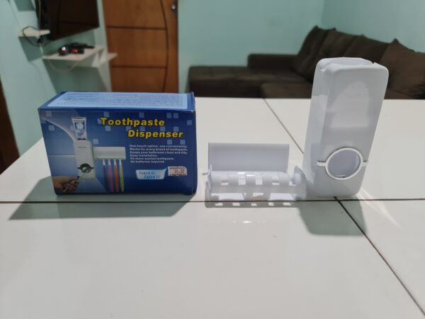 Porta creme dental e escova de dentes