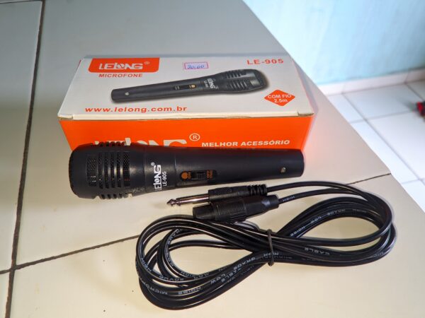 Microfone com fio